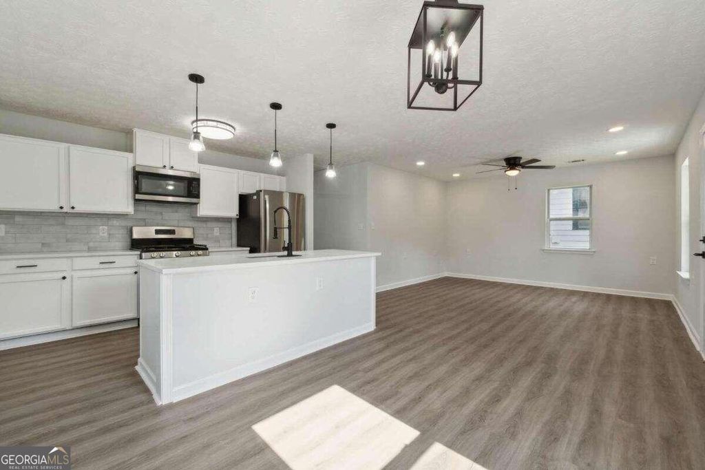 Photo of 823 Humphries Street SW, Atlanta, GA 30310 (MLS # 10672629)