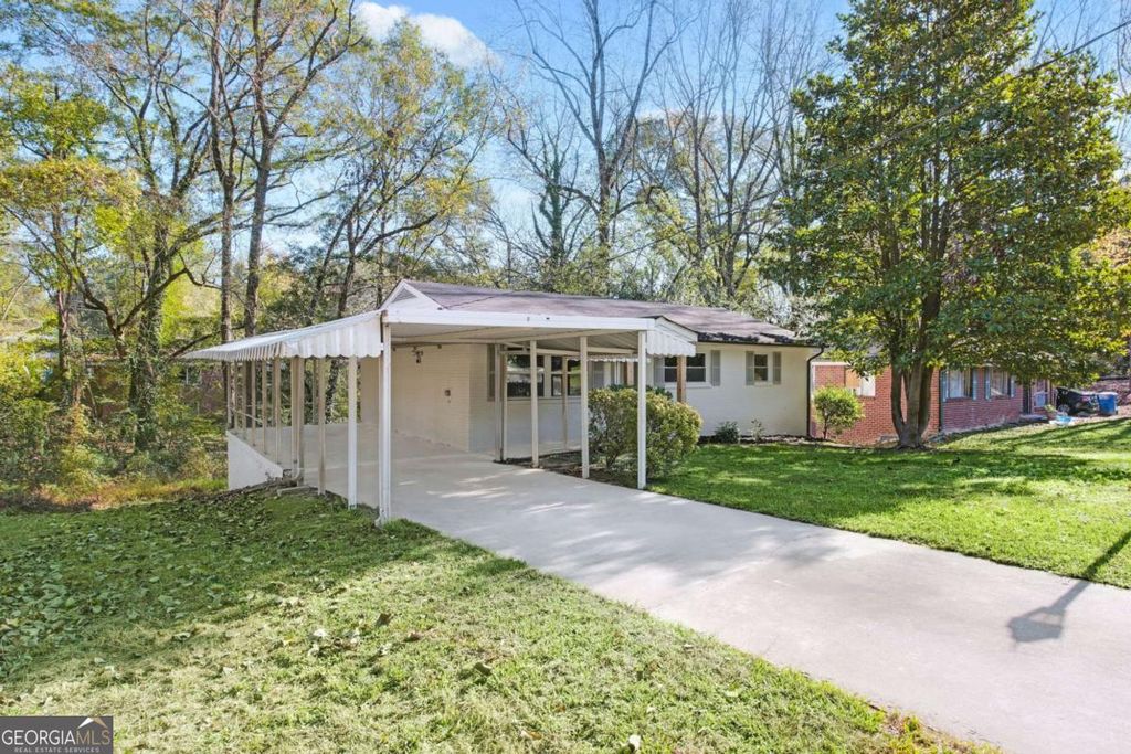 Photo of 1703 Barrett Drive NW, Atlanta, GA 30318 (MLS # 10632833)