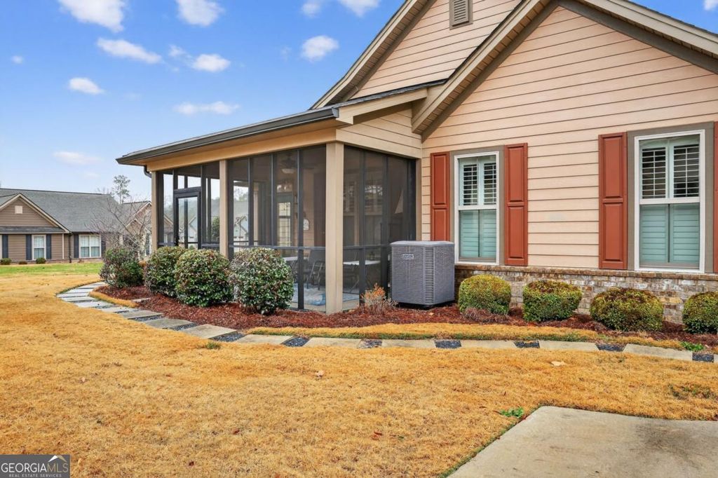 Photo of 157 Camden Way #9, Dalton, GA 30721 (MLS # 10654448)