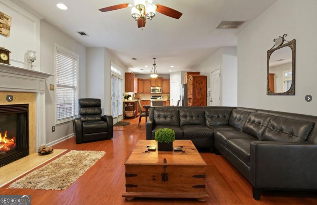 3224 Wolf Club LN SW