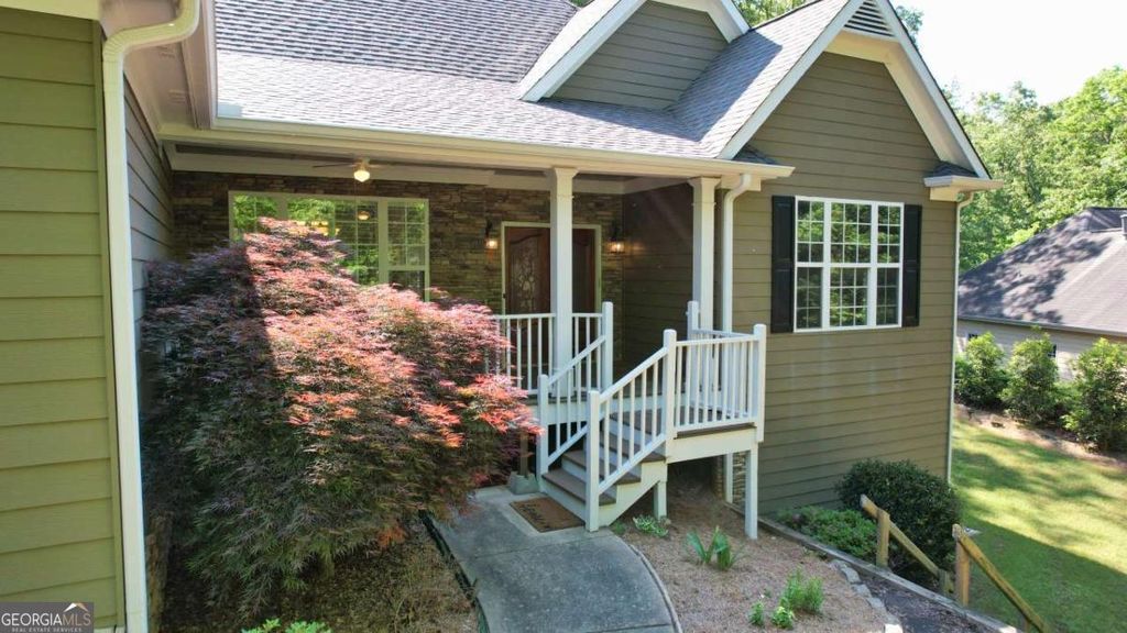 Photo of 305 BLAKE Drive, Canton, GA 30114 (MLS # 10742449)