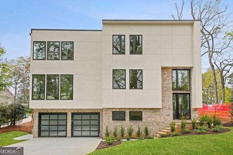 Photo of 1260 Kingsley Circle NE, Atlanta, GA 30324 (MLS # 10851176)