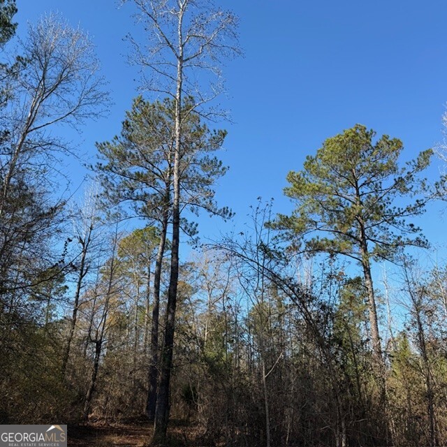 +/- 7.65 ACRES Hut Road