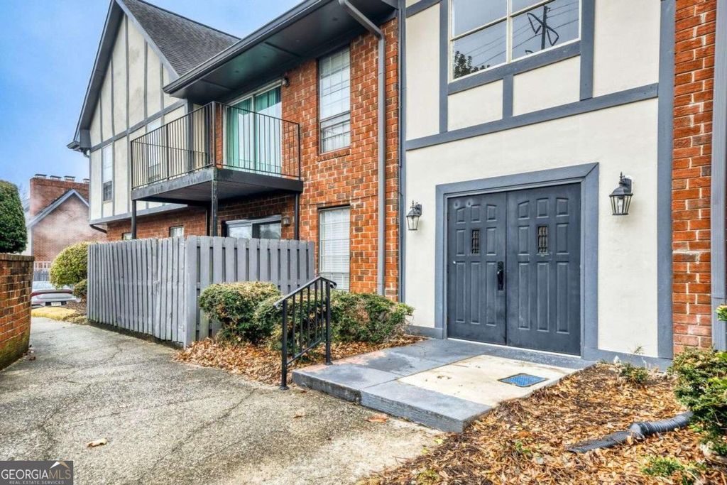 Photo of 6851 Roswell Road #A5, Atlanta, GA 30328 (MLS # 10686993)