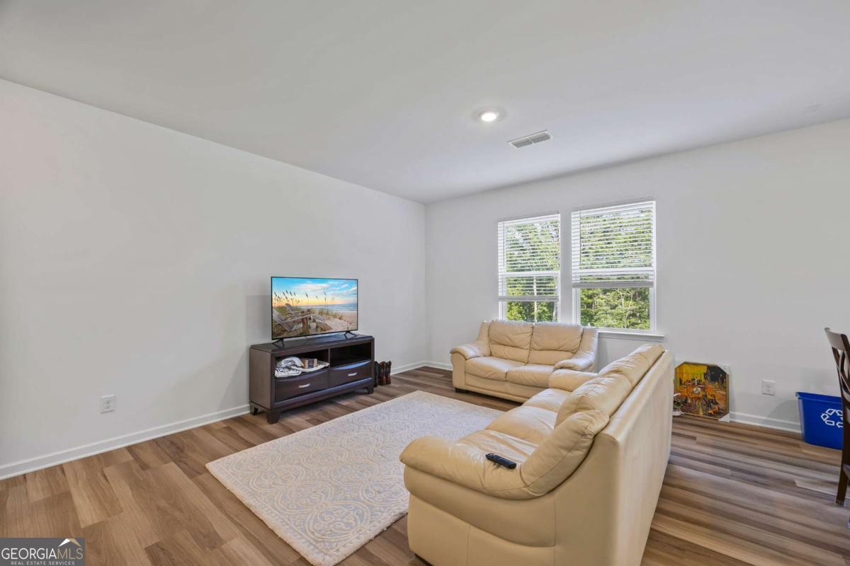 2942 Salinger WAY