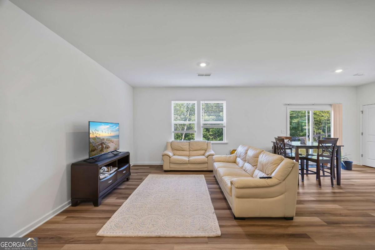 2942 Salinger WAY