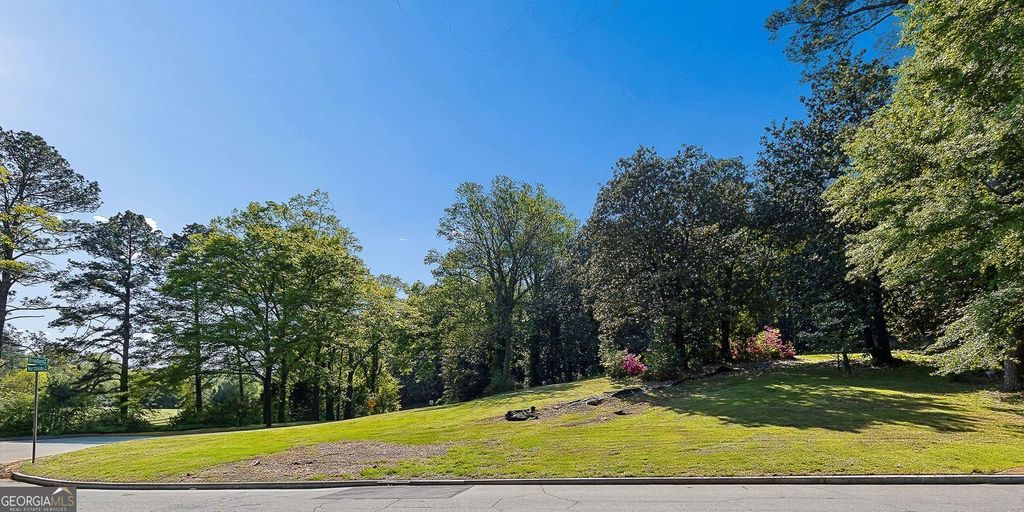 Photo of 549 Broadland Road NW, Atlanta, GA 30327 (MLS # 10738694)