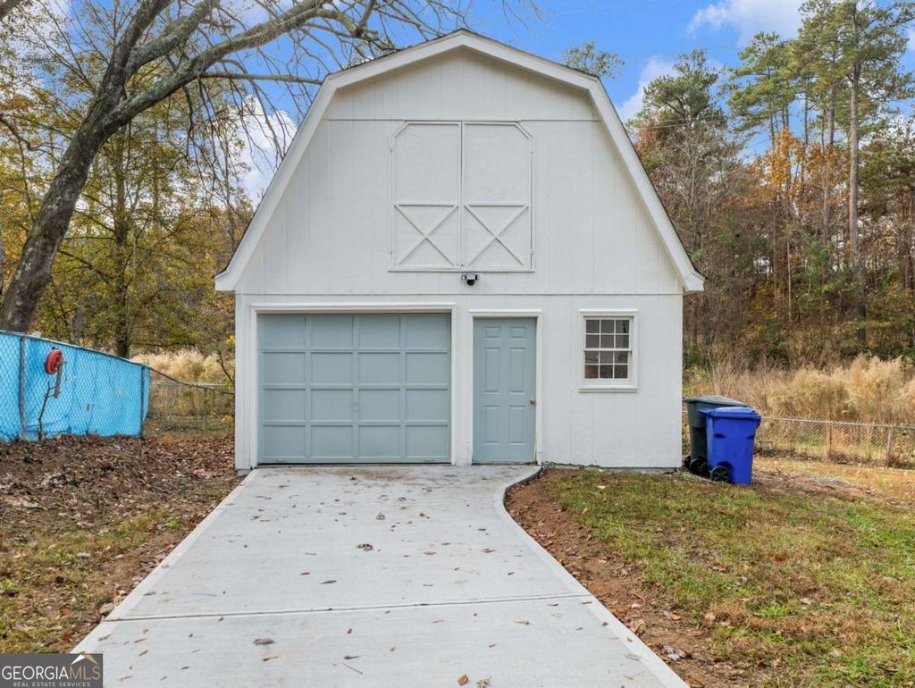 Photo of 930 Woodbridge Drive NE, Conyers, GA 30012 (MLS # 10656833)