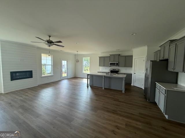 1481 Lake DR