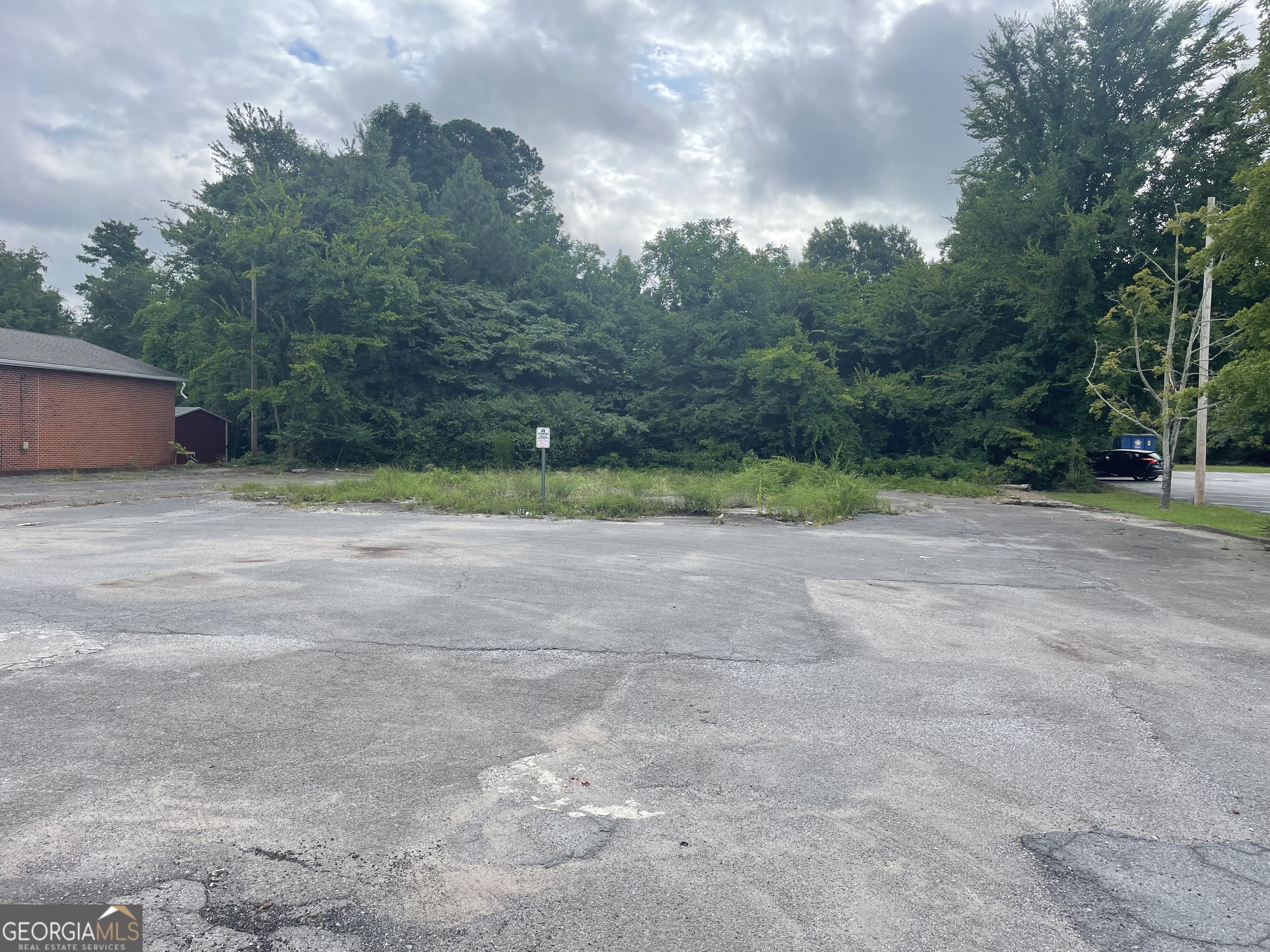 806 N Main ST