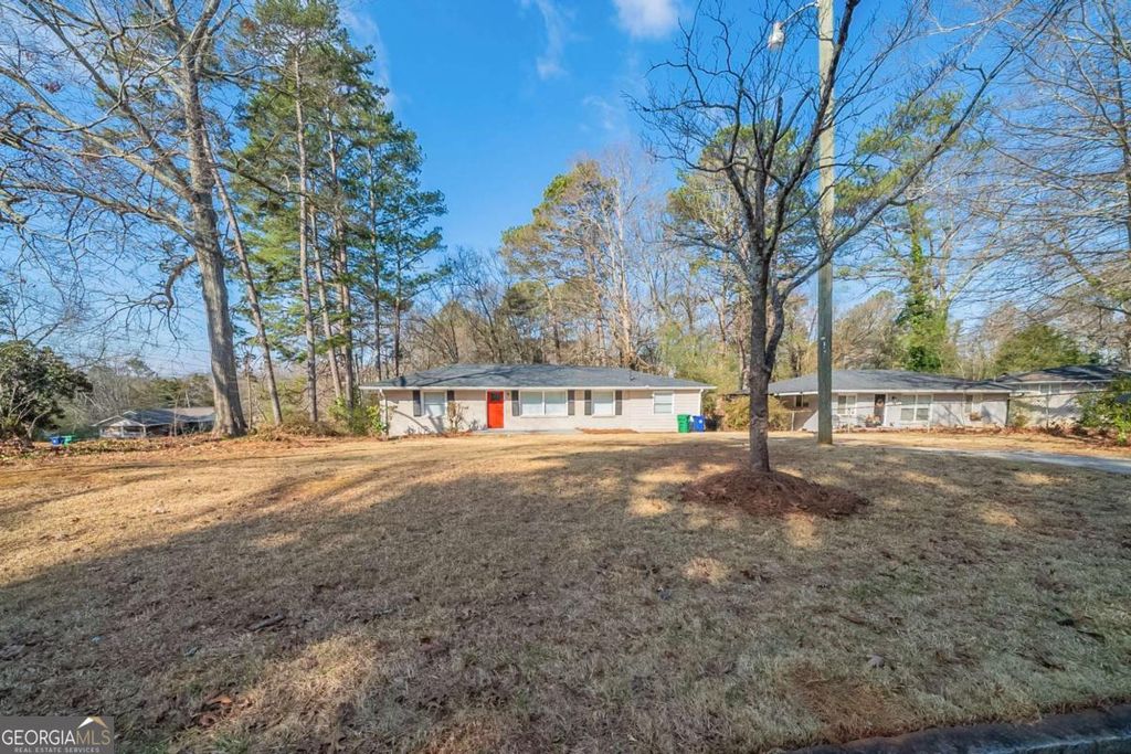 Photo of 1433 Dennis Drive, Decatur, GA 30032 (MLS # 10709329)