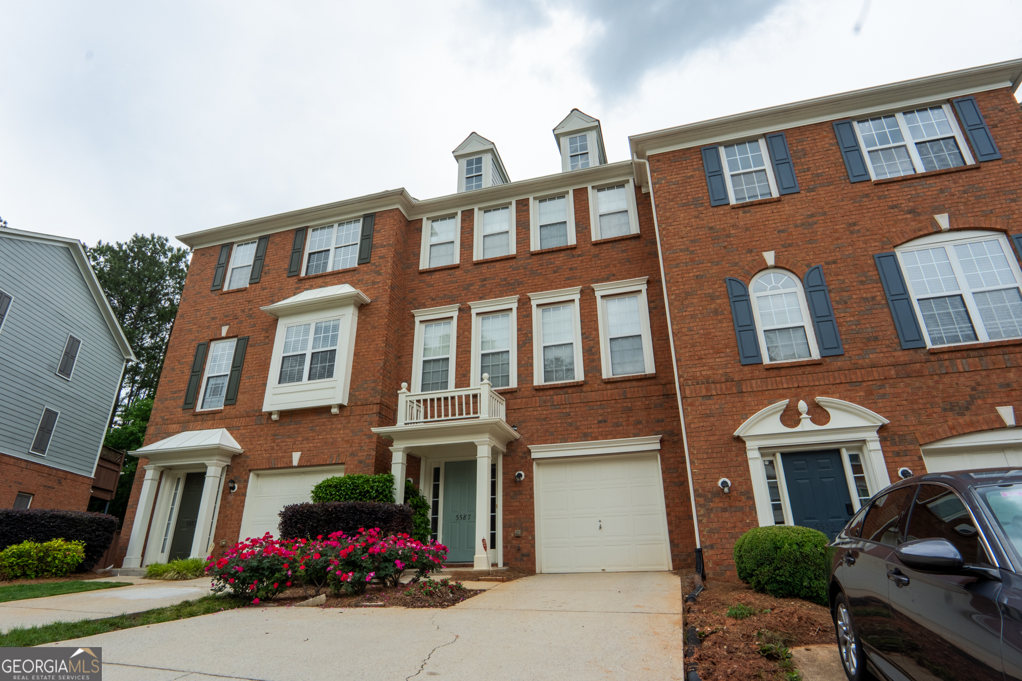 5587 Trace Views DR