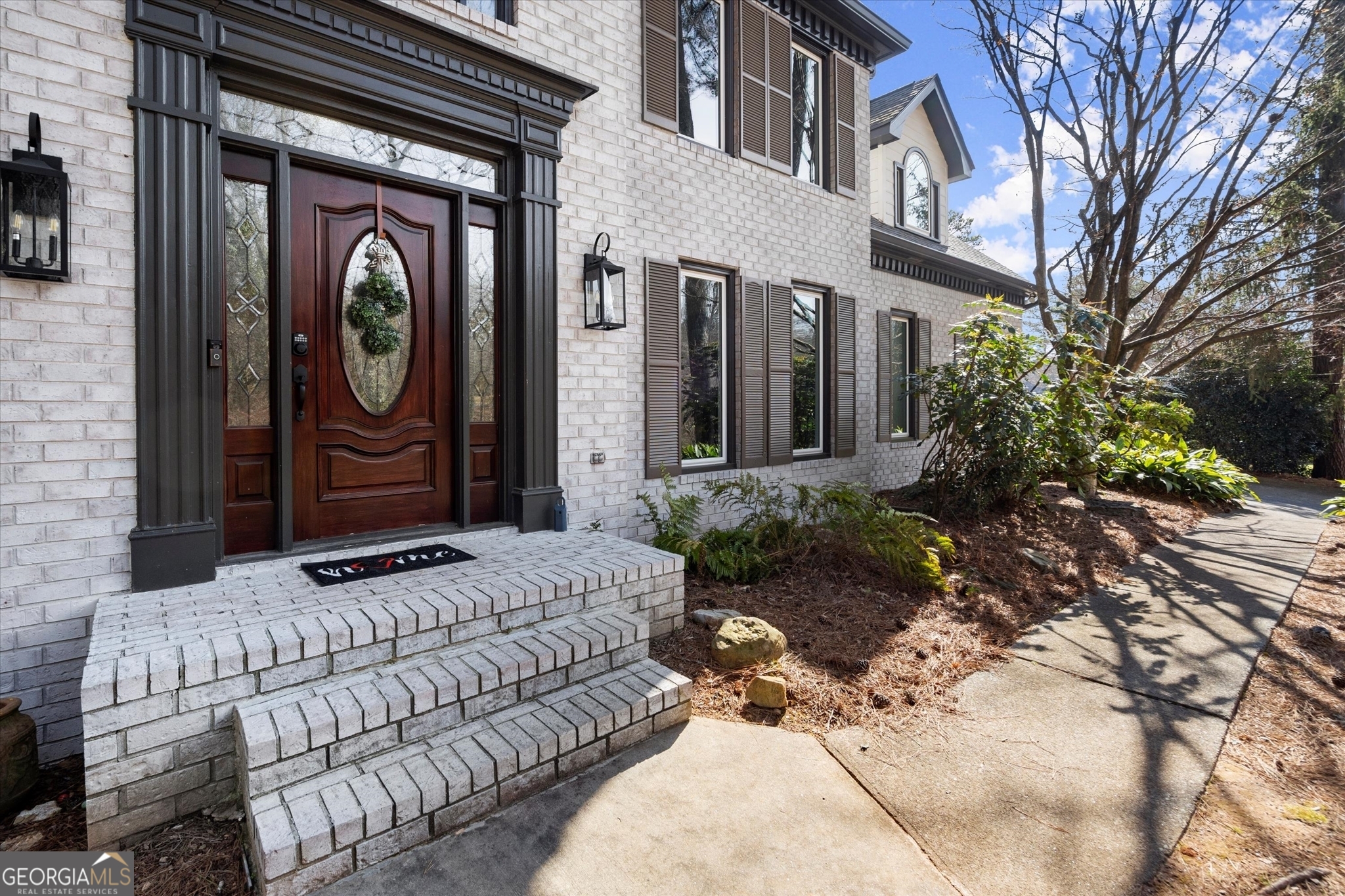 203 Northside DR NW