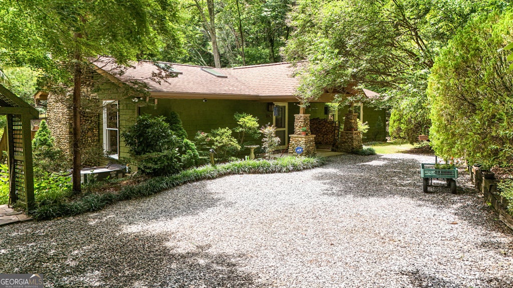 Photo of 858 Wooten Road, Cleveland, GA 30528 (MLS # 10837881)