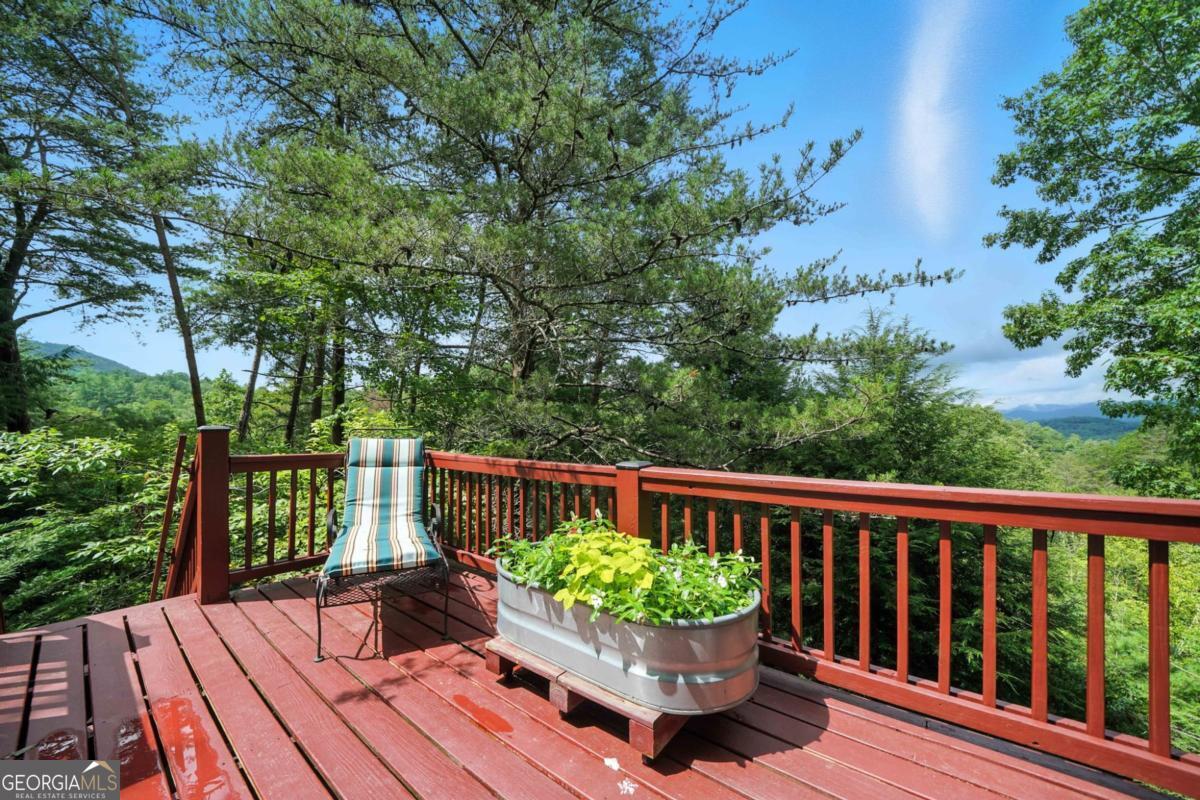 125 Laurel Mountain RD