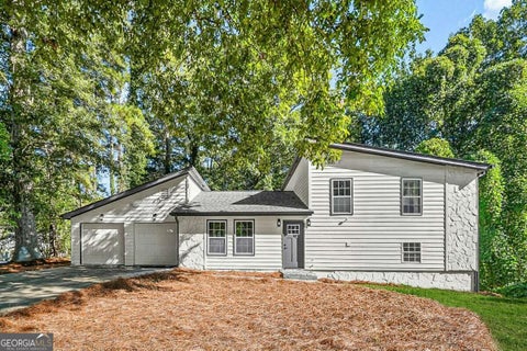Photo of 2868 Kathryn Circle SW, Atlanta, GA 30331 (MLS # 10869678)