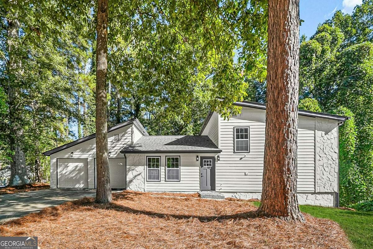 2868 Kathryn CIR SW