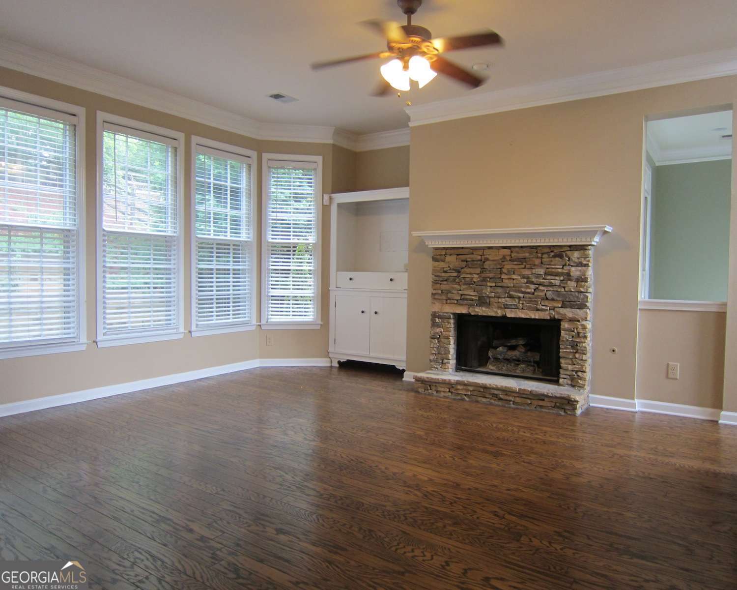 5860 Fairway View DR