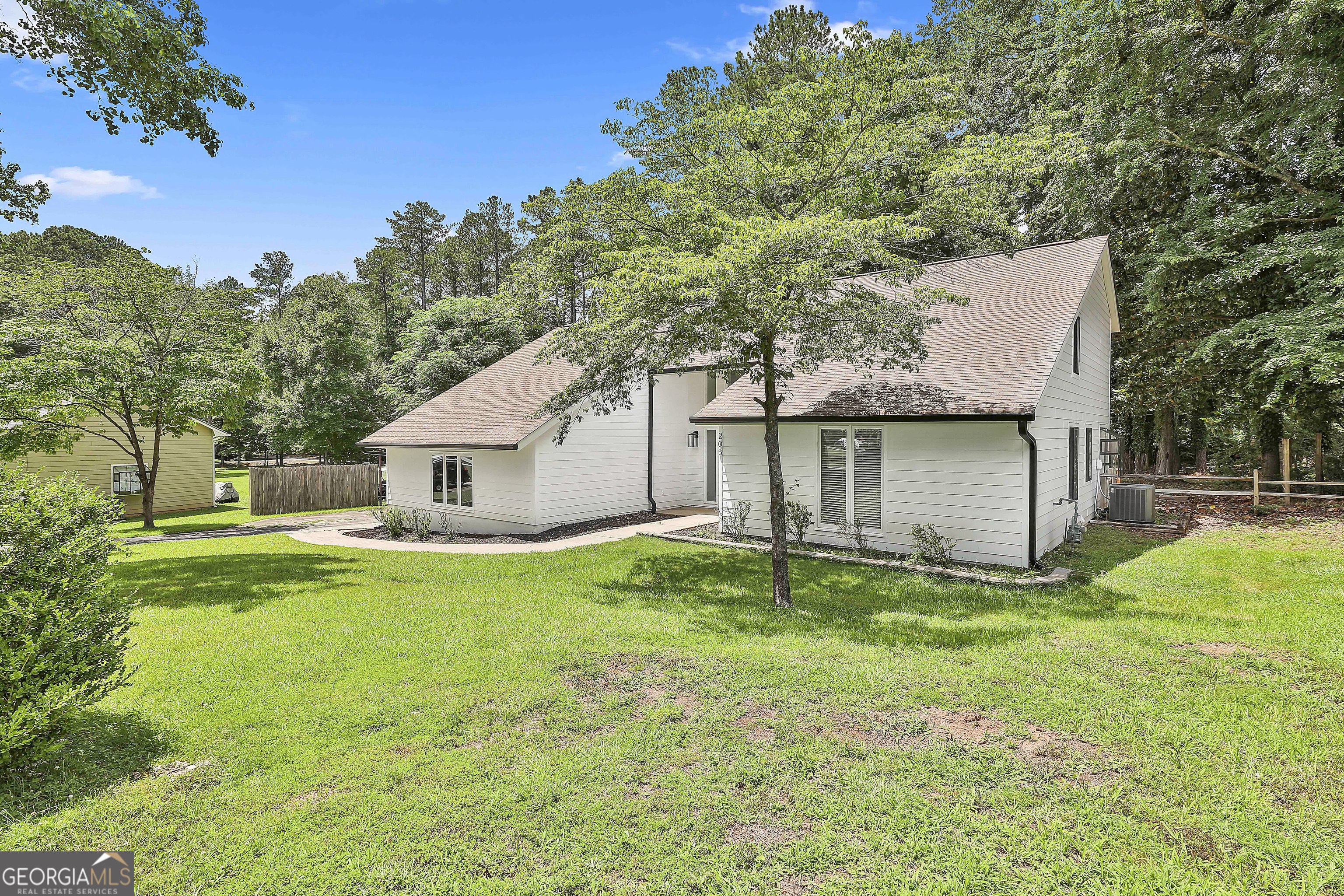 205 Shadowood LN