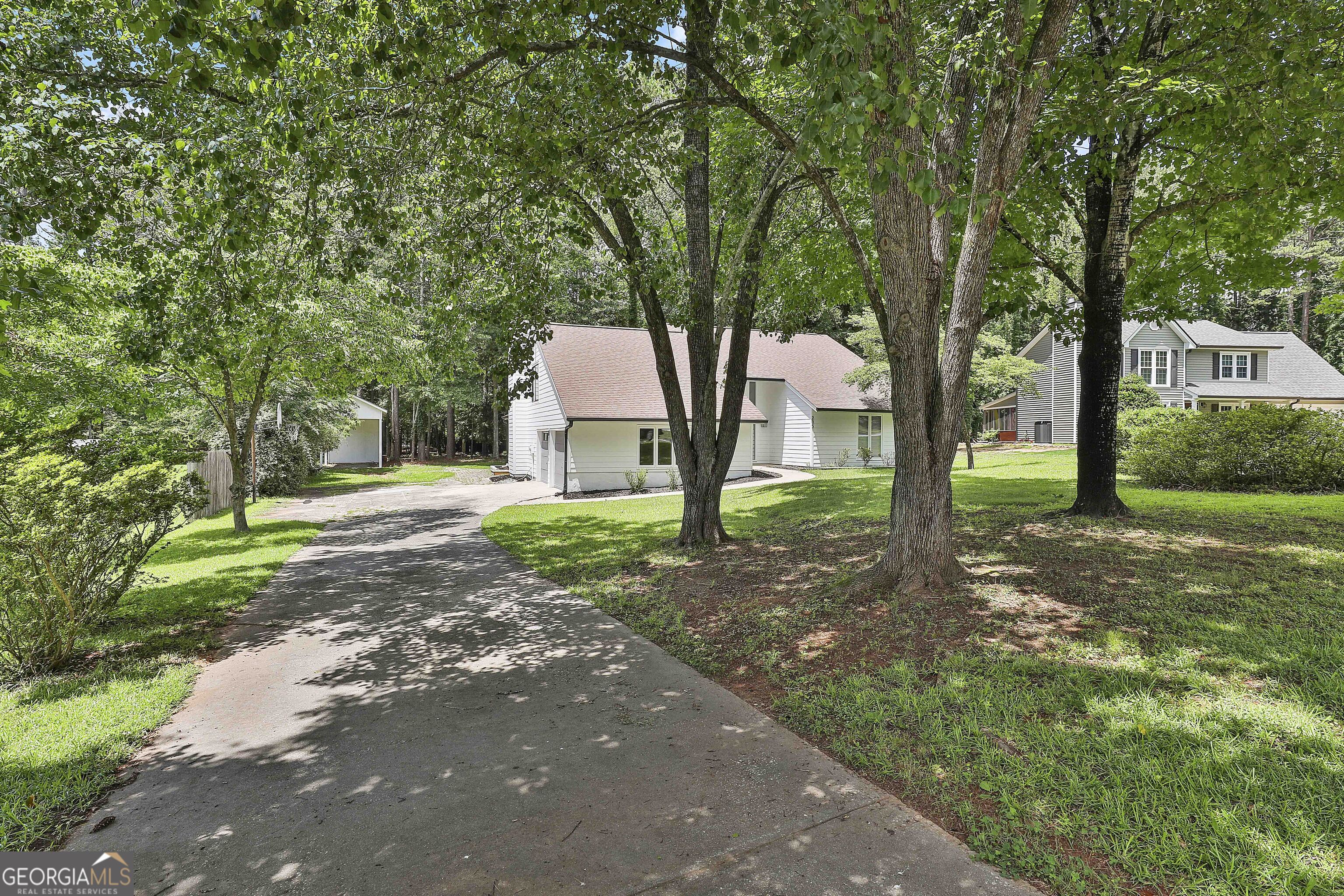 205 Shadowood LN