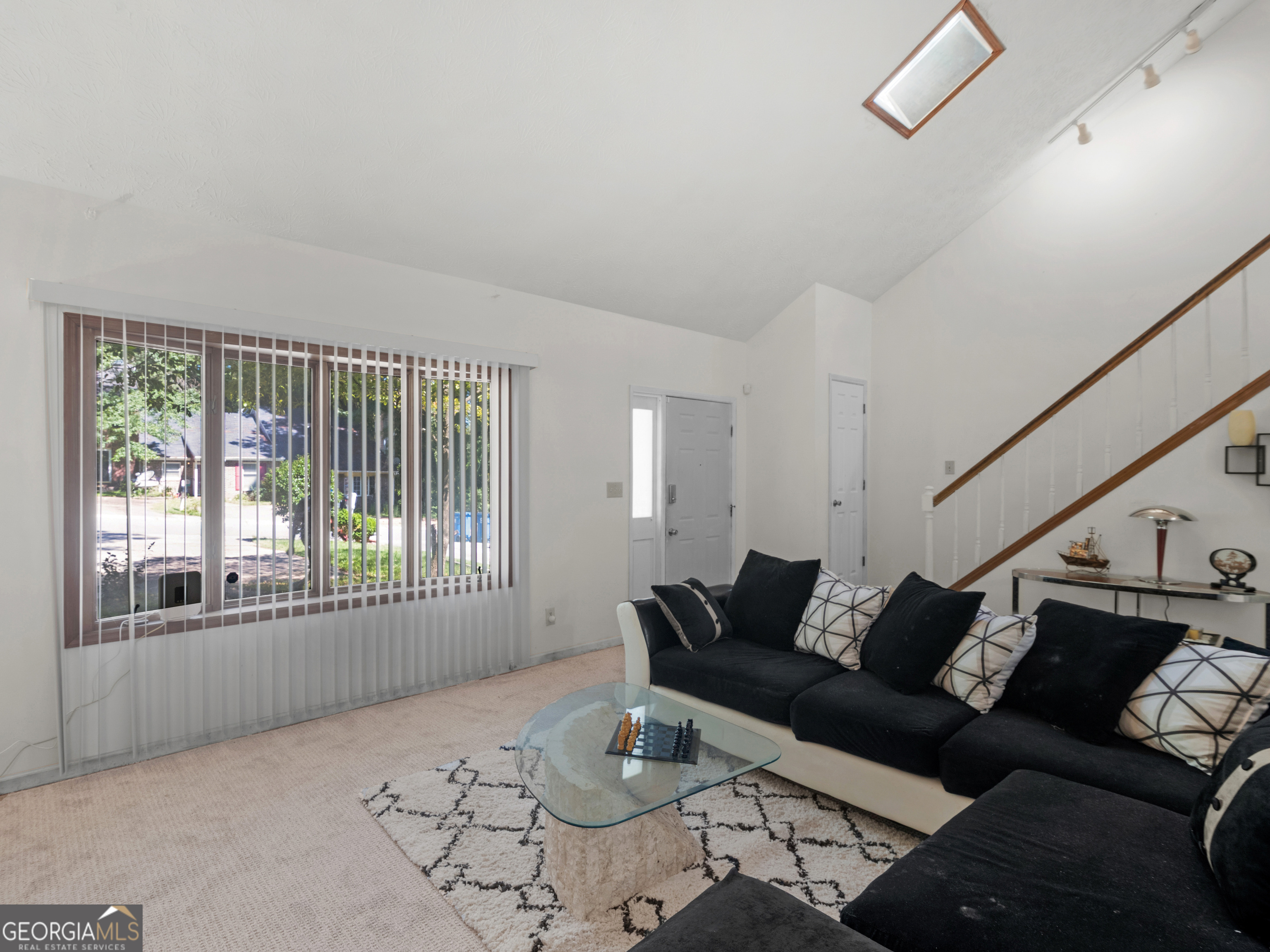 7086 Williamsburg DR