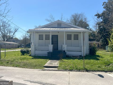 Single Family Residence in Savannah GA 1601 Coventry Street.jpg