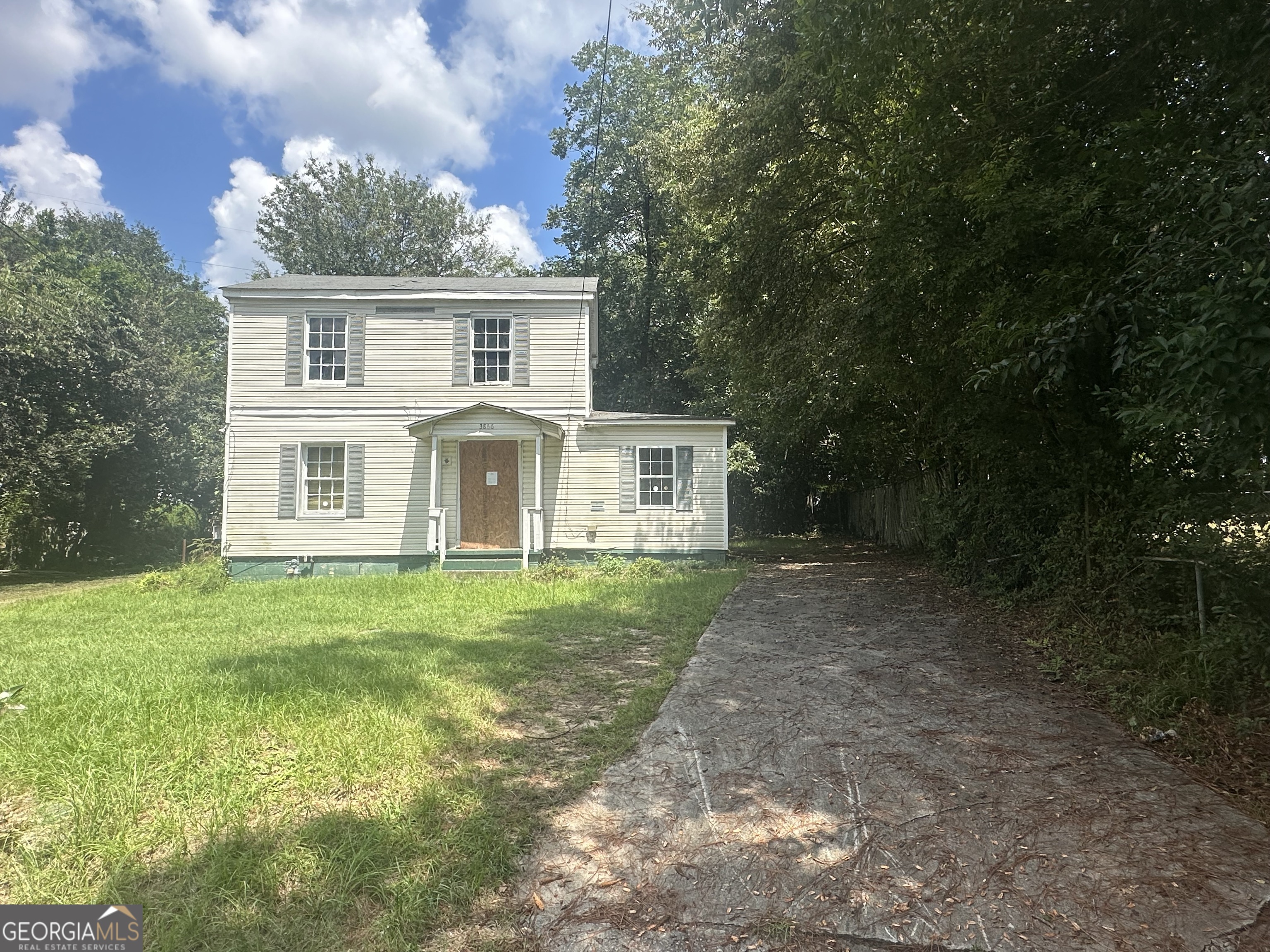 Great price for the space. You don't want to miss this opportunity.