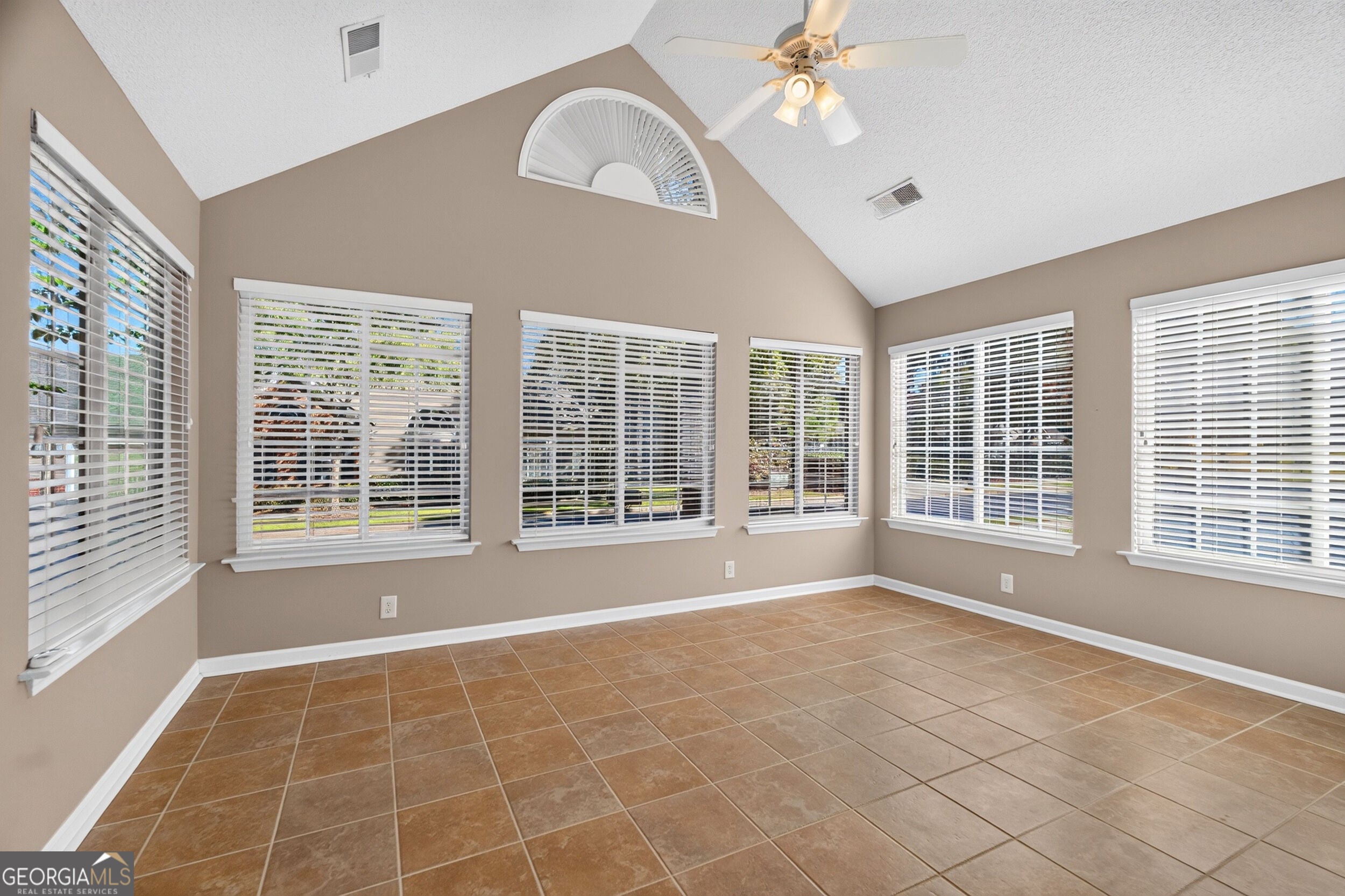 2104 Sweet Apple CIR
