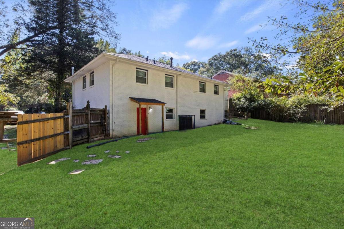 1801 Tiger Flowers DR NW