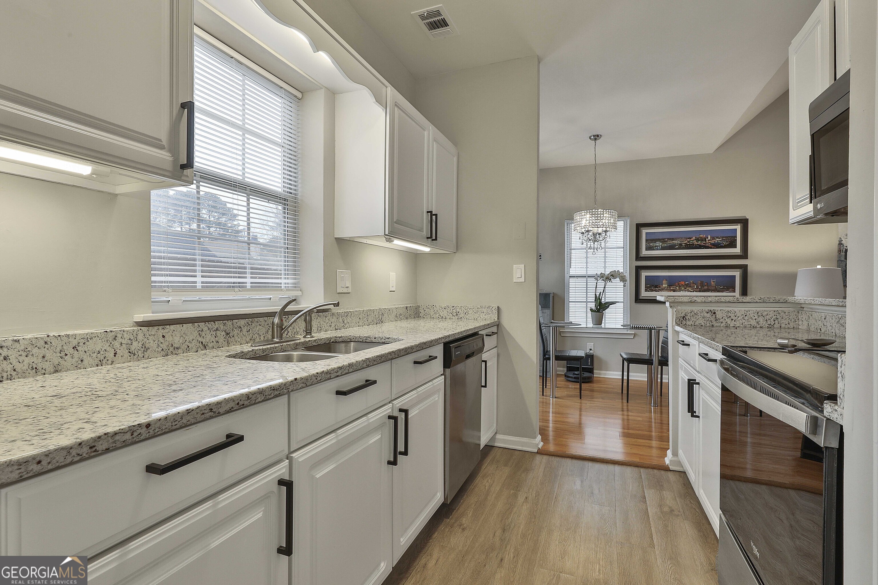 Peachtree City, Georgia 30269, United States, 3 Bedrooms Bedrooms, ,2 BathroomsBathrooms,Residential,Pending,1593