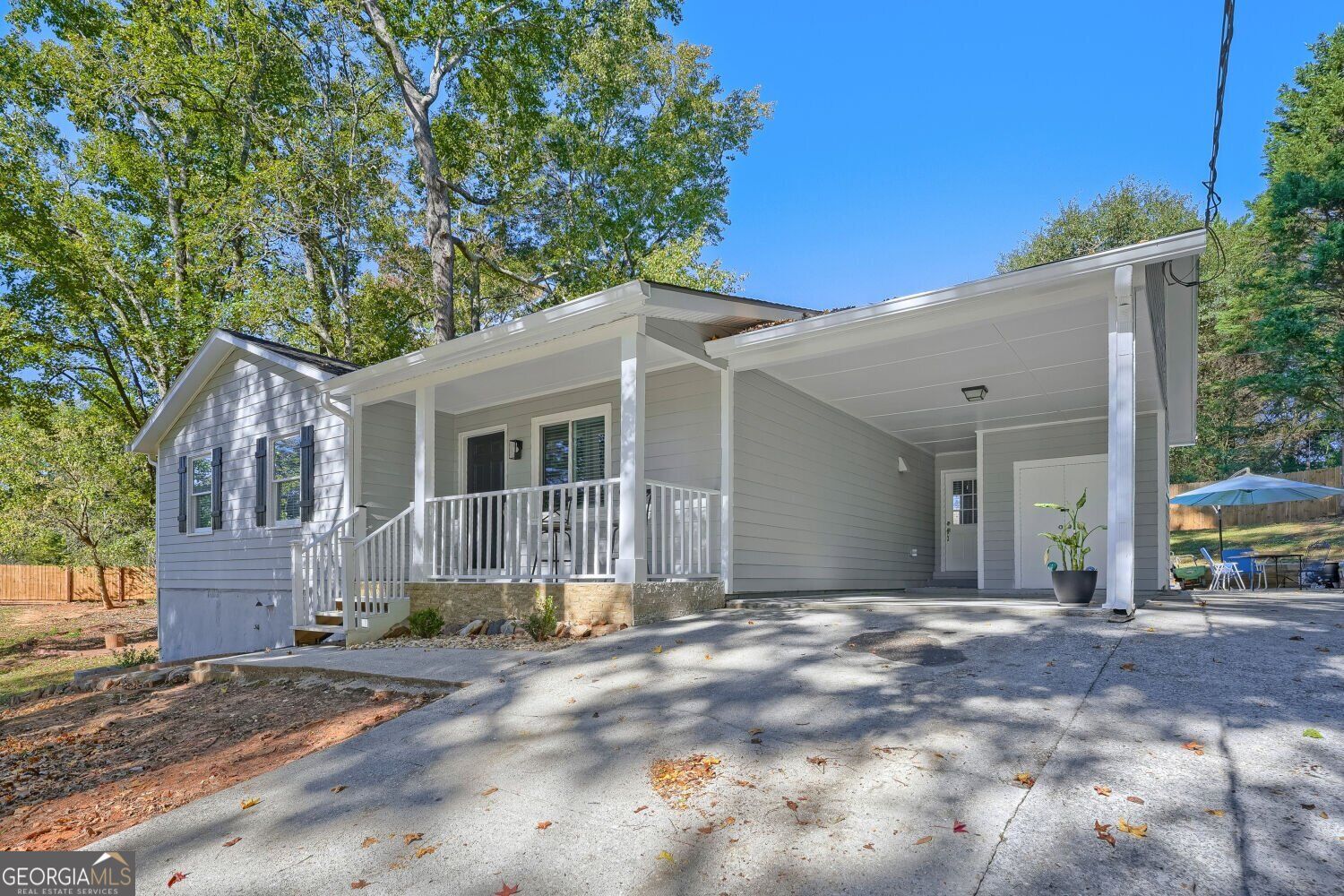 679 Suwanee CT NW