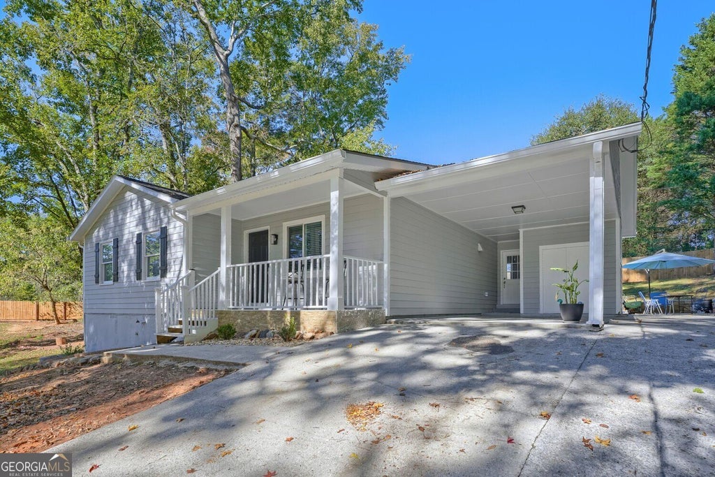 Photo of 679 Suwanee Court NW, Lawrenceville, GA 30043 (MLS # 10874584)