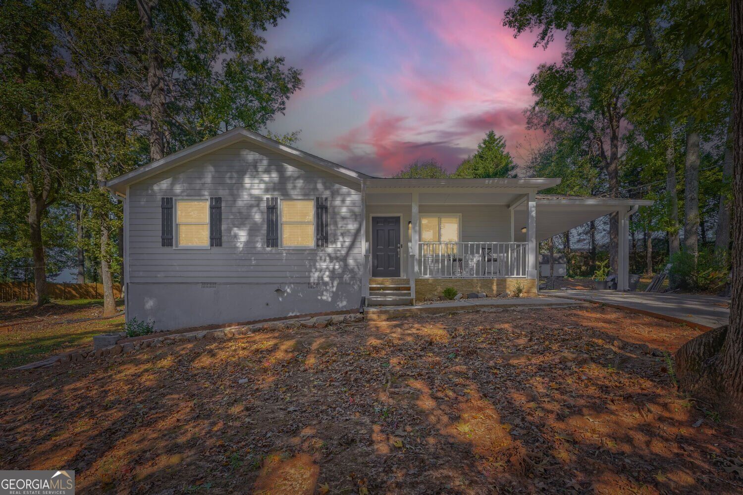 679 Suwanee CT NW