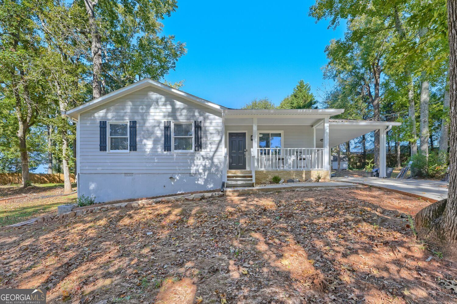 679 Suwanee CT NW