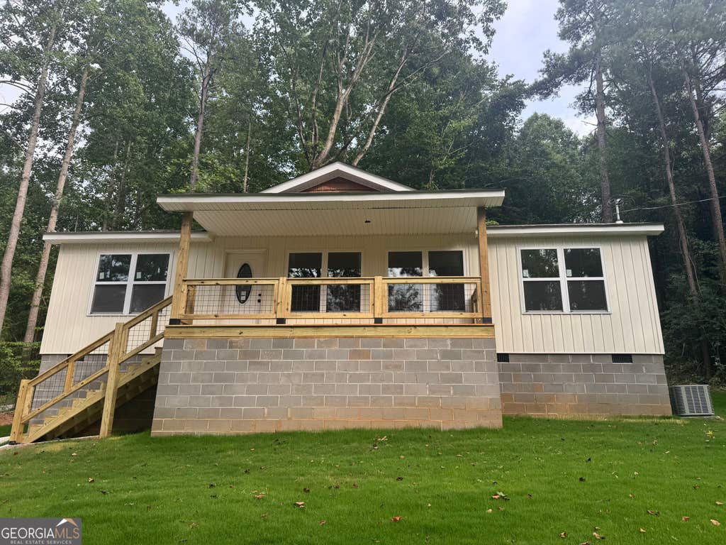 Photo of 205 Gumlog Dr., Lavonia, GA 30553 (MLS # 10825718)