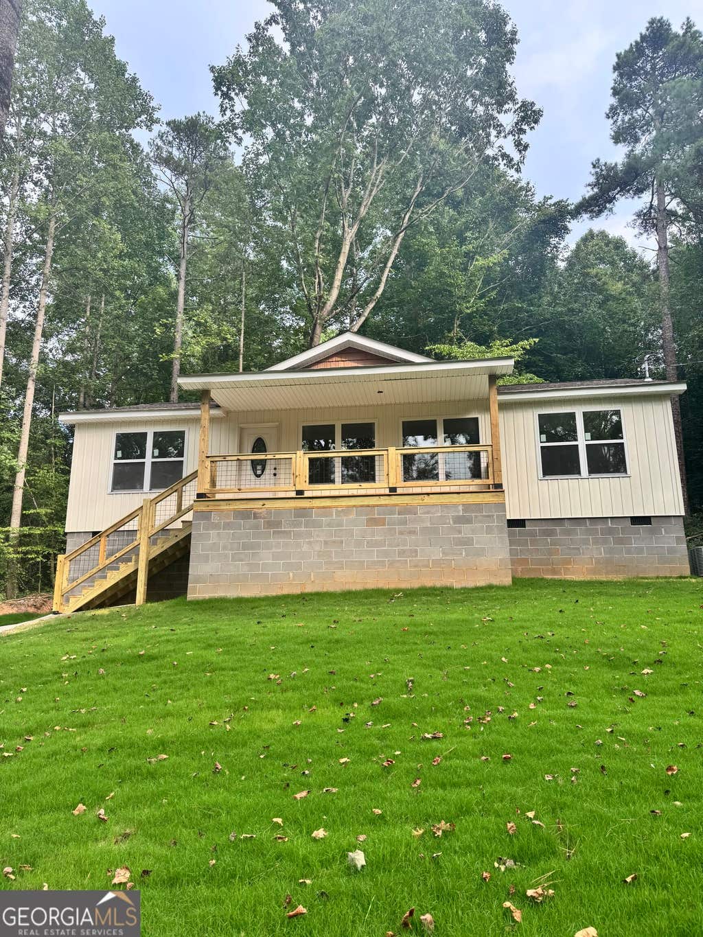 Photo of 205 Gumlog Dr., Lavonia, GA 30553 (MLS # 10825718)