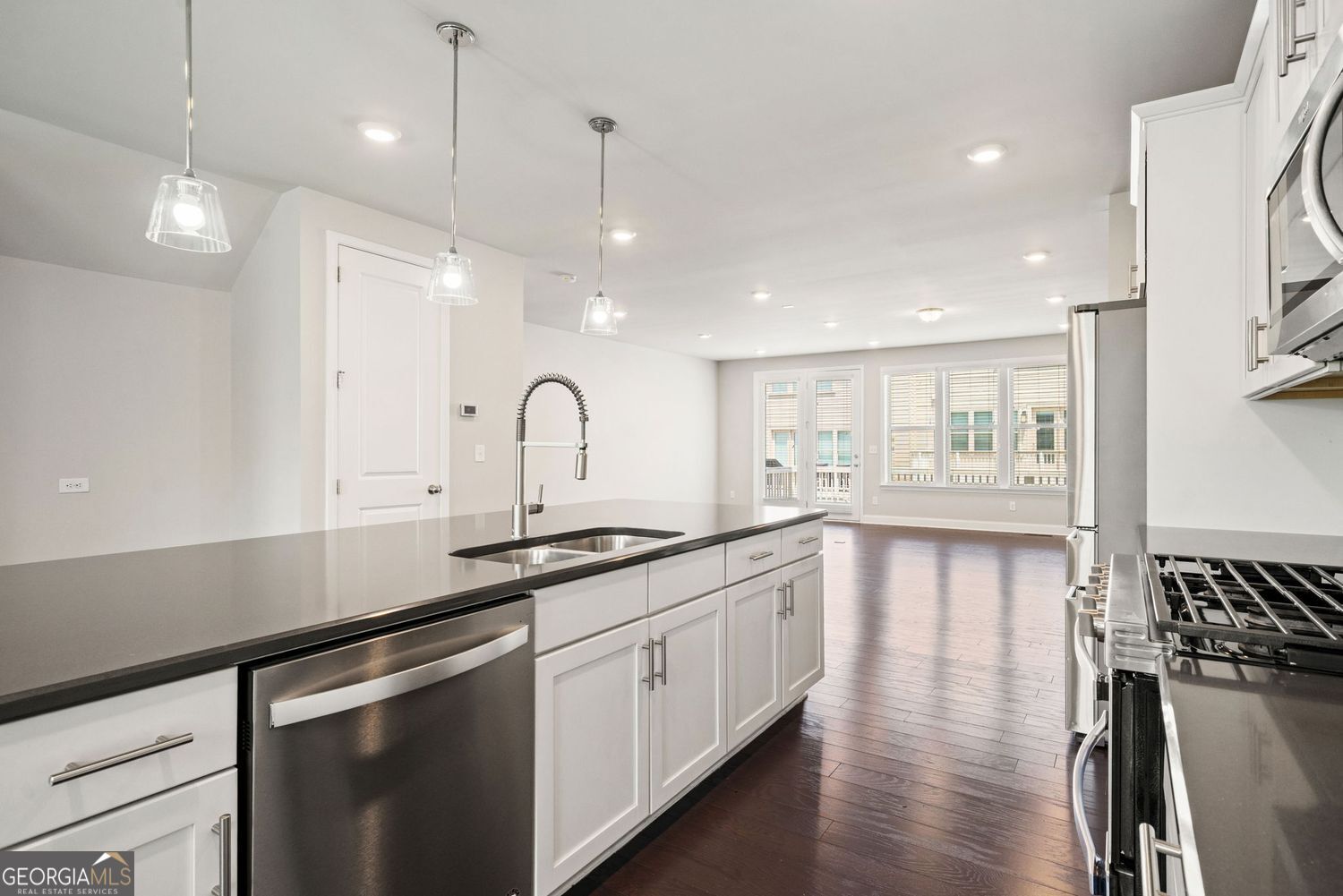 Doraville, Georgia 30360, United States, 4 Bedrooms Bedrooms, ,4 BathroomsBathrooms,Residential,Active,169409