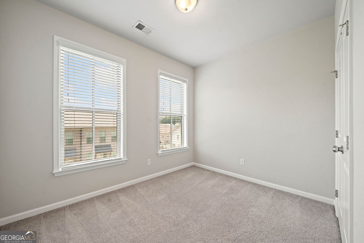 Doraville, Georgia 30360, United States, 4 Bedrooms Bedrooms, ,4 BathroomsBathrooms,Residential,Active,169409