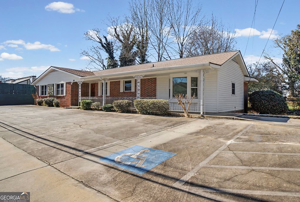 Photo of 14 Farmer Street, Newnan, GA 30263 (MLS # 10688354)