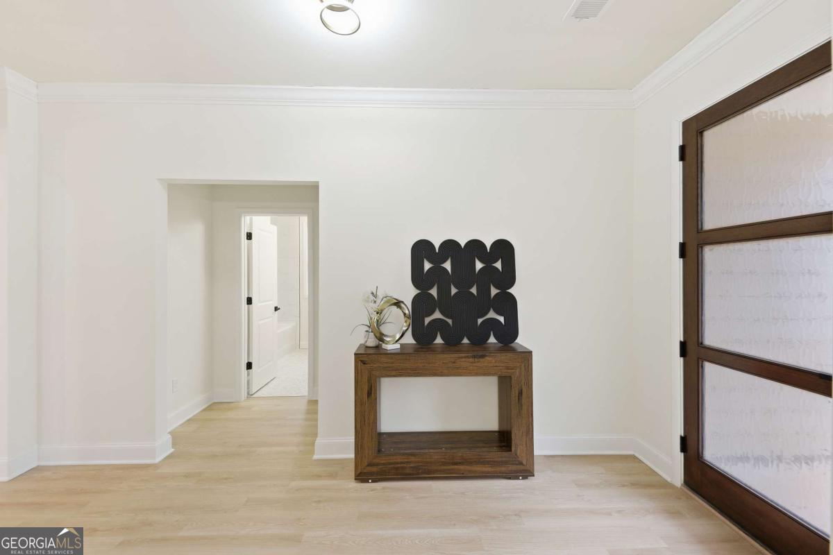 370 Harbour Shores DR