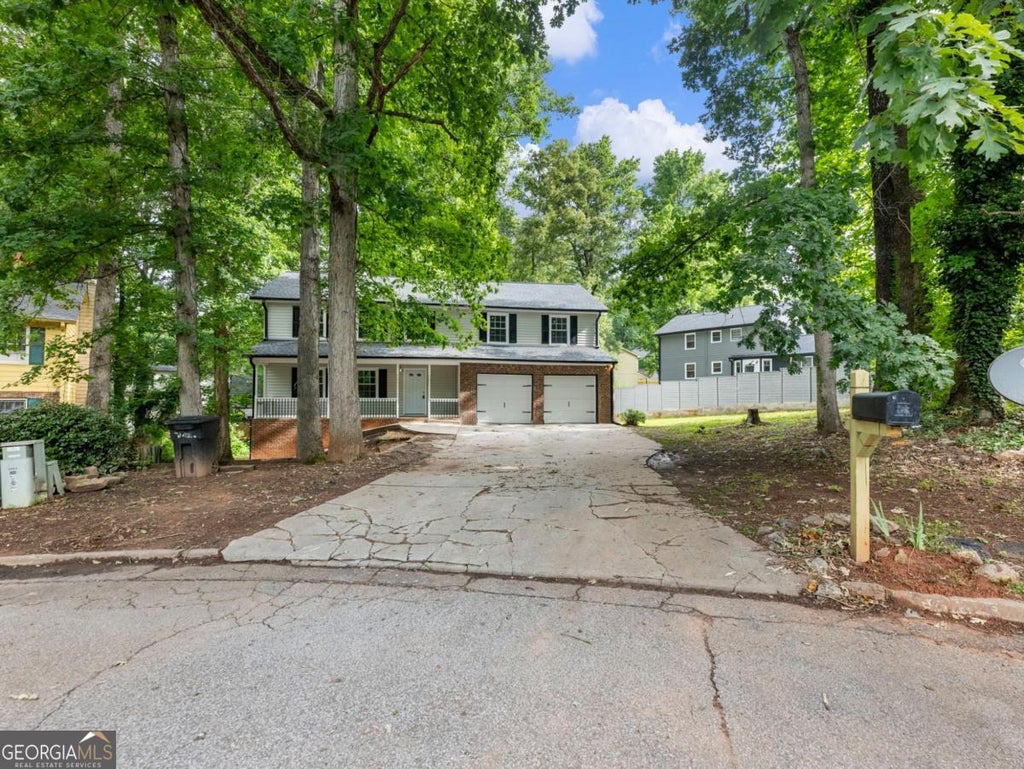 Photo of 4984 Willow Overlook, Stone Mountain, GA 30088 (MLS # 10790008)