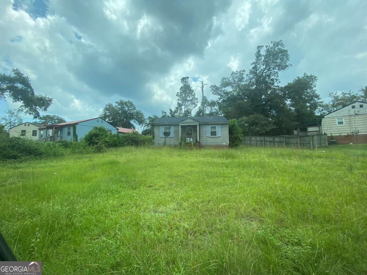 2344 Henry CIR
