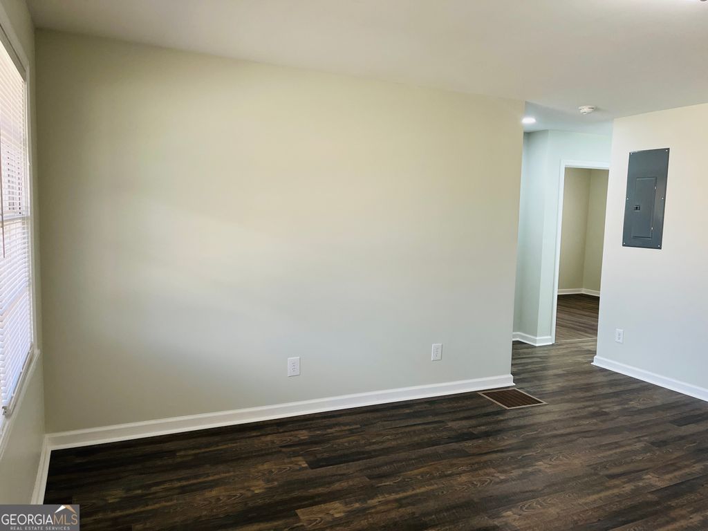 Photo of 60 W Washington Street, Newnan, GA 30263 (MLS # 10706633)
