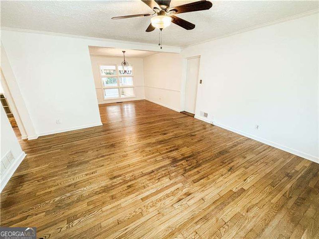 Photo of 116 Indian Trail, Marietta, GA 30068 (MLS # 10763619)