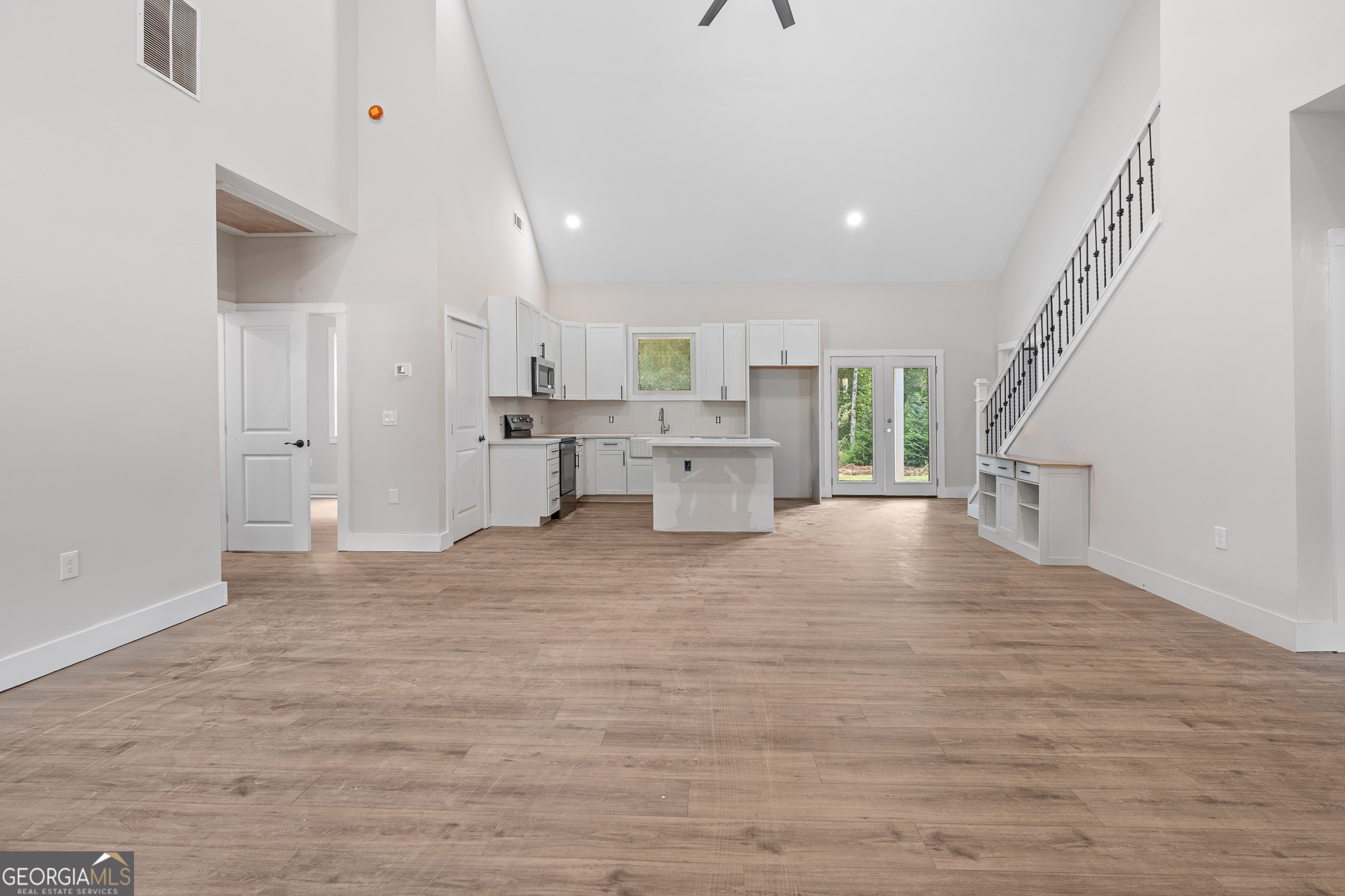 Barnesville, Georgia 30204, United States, 4 Bedrooms Bedrooms, ,3 BathroomsBathrooms,Residential,Active,205768