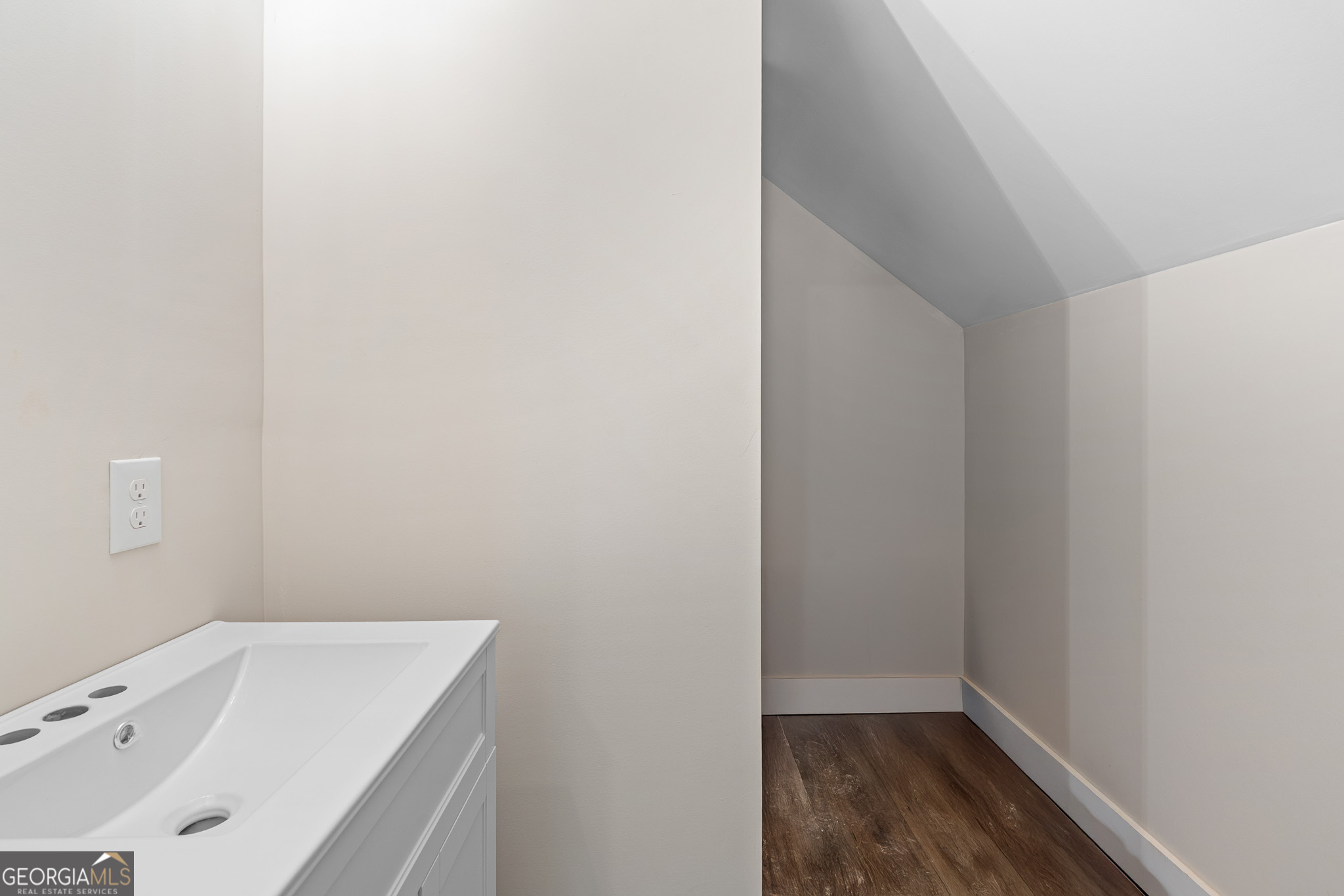 Barnesville, Georgia 30204, United States, 4 Bedrooms Bedrooms, ,3 BathroomsBathrooms,Residential,Active,205768