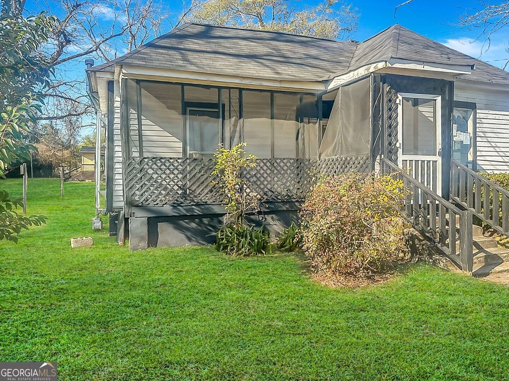 Photo of 1392 Fort Hill Street, Macon, GA 31217 (MLS # 10658234)