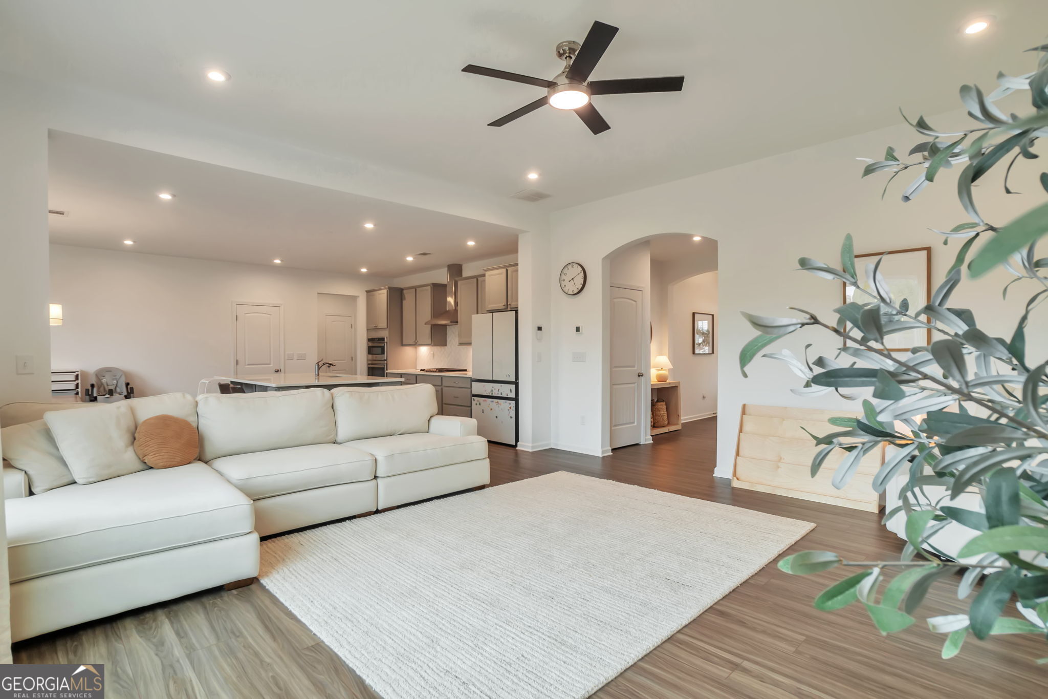 1106 Michigan CIR