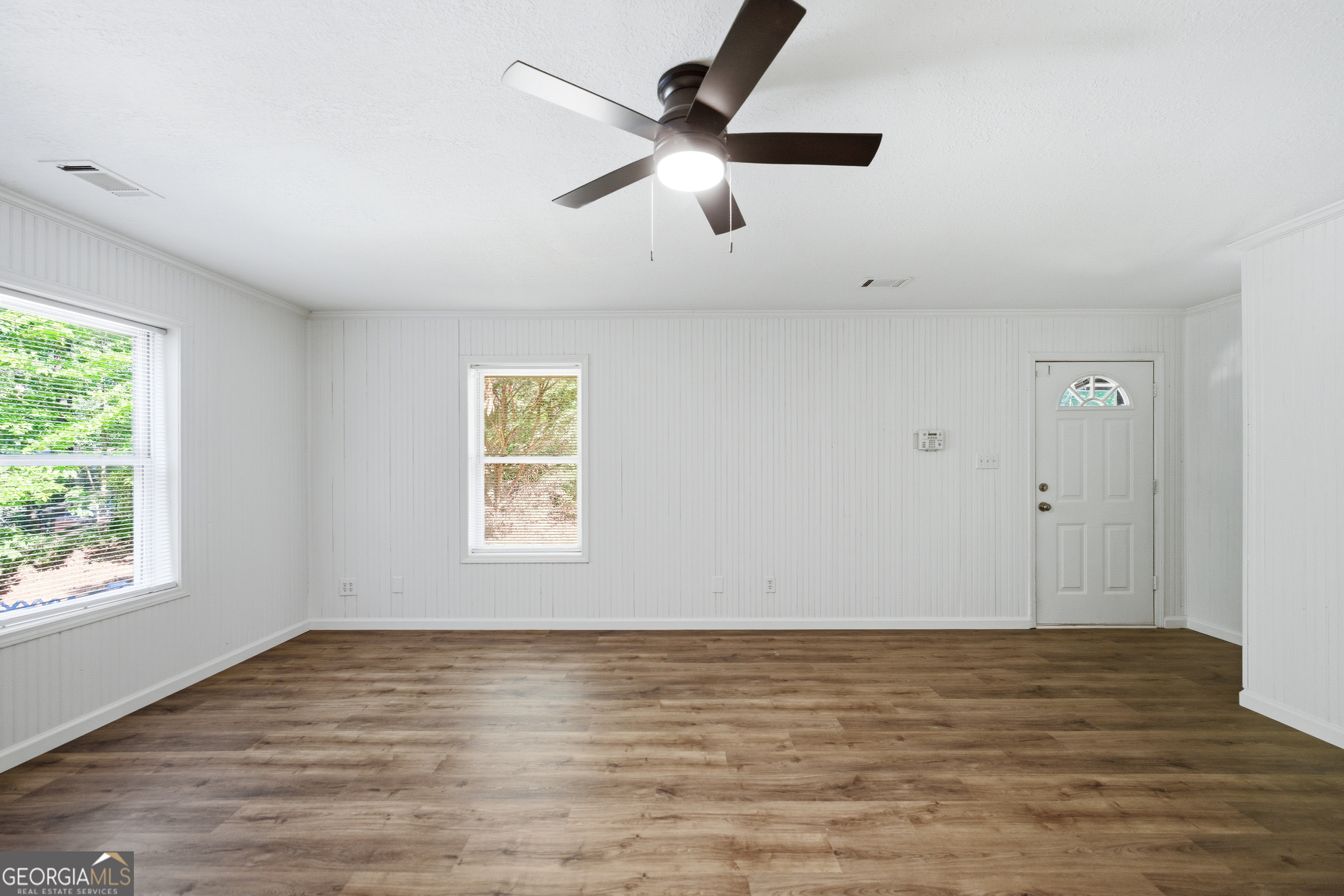 1029 Woodlawn DR