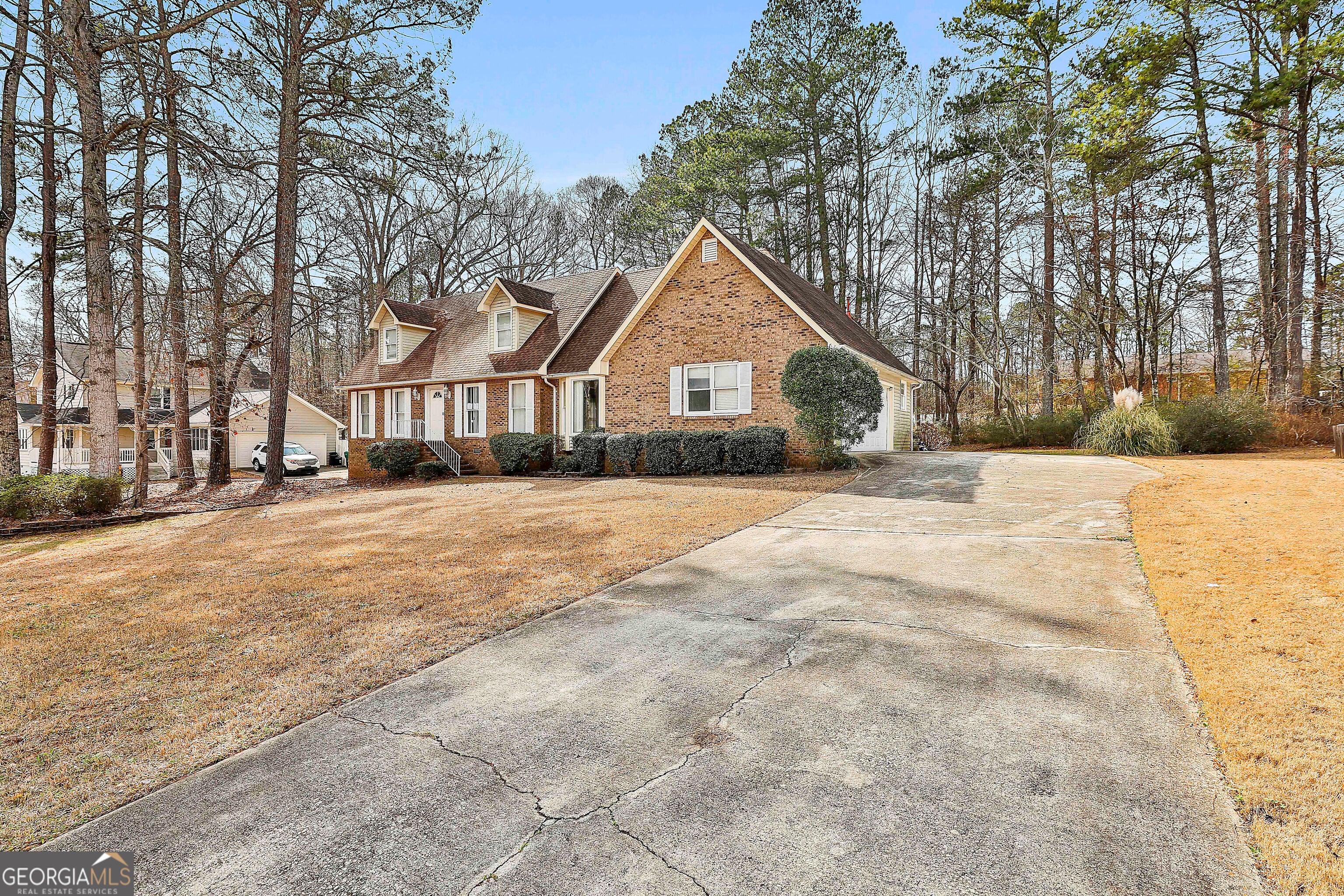 8039 Woods LN